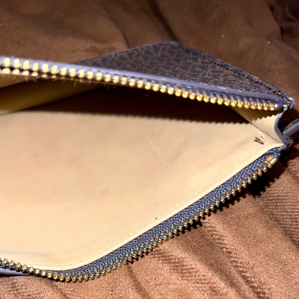 Michael Kors Belt Bag With Chain Zipper - Picture 5 of 5